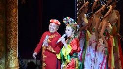 Đại sứ Indonesia song ca cùng ca sĩ Việt Nam trong đêm kỷ niệm quan hệ hai nước