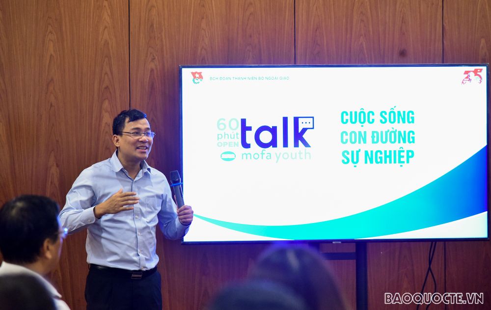 Thanh niên ngoại giao và cách để cân bằng cuộc sống với công việc Thanh niên ngoại giao và cách để cân bằng cuộc sống với công việc