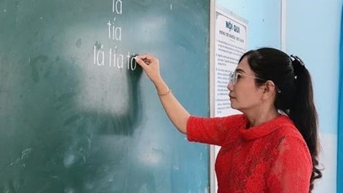 Chương trình 'Chia sẻ cùng thầy cô' vinh danh 50 giáo viên có nhiều sáng kiến trong điều kiện khó khăn