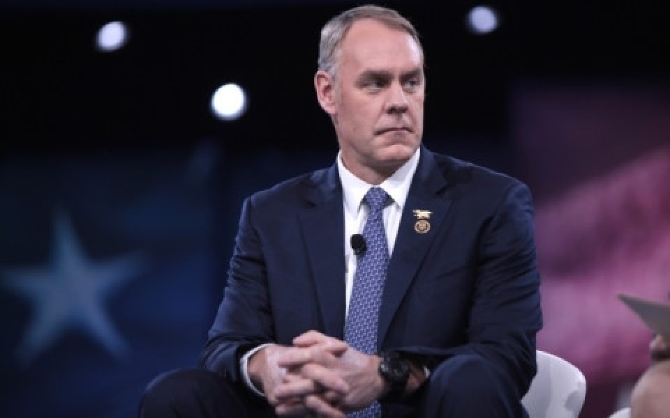 ha nghi si ryan zinke duoc chon lam bo truong noi vu