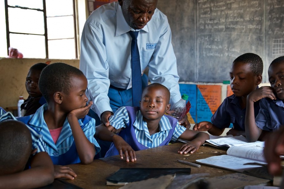 nhung dua tre vung zimbabwe