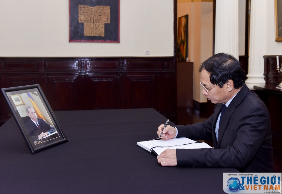 nha nuoc viet nam chia buon cung nha nuoc romania