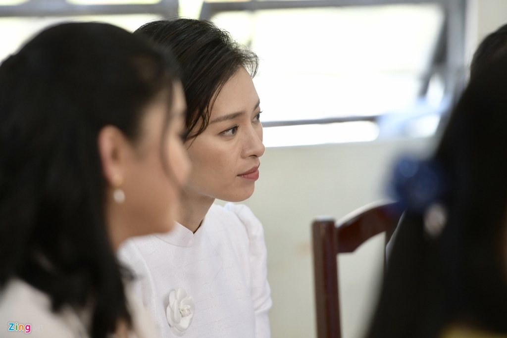 nhung hinh anh ba michelle obama trong buoi gap go o long an