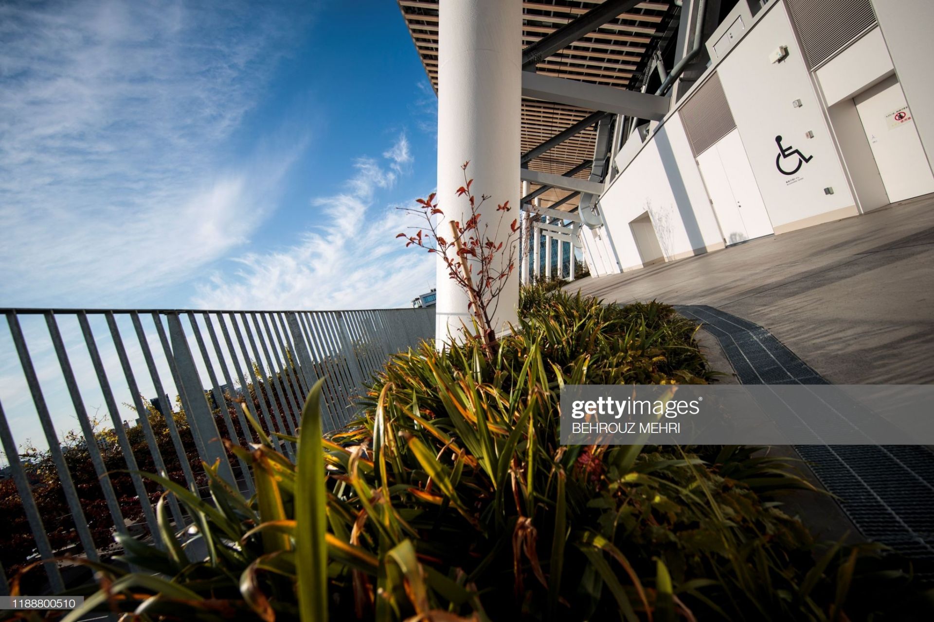 ben trong san van dong olympic 2020 cua nhat ban co gi doc dao