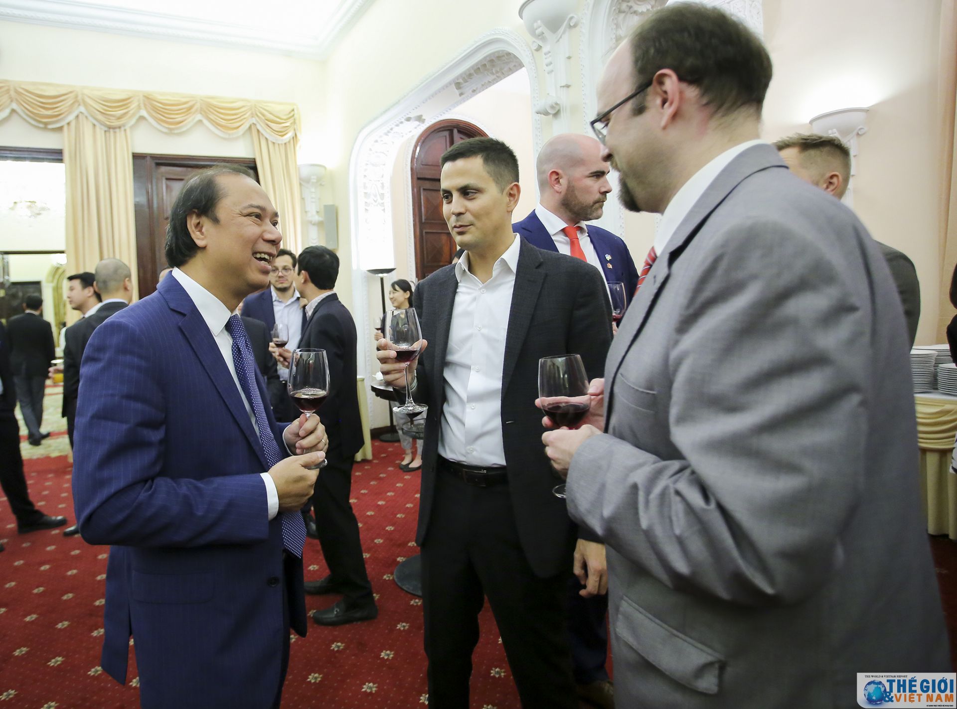 Thứ trưởng Ngoại giao Nguyễn Quốc Dũng gặp gỡ báo chí nước ngoài tại Việt Nam thu truong nguyen quoc dung gap go bao chi nuoc ngoai tai viet nam