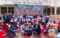 Hơn 140 triệu đồng được trao tặng cho các hoàn cảnh khó khăn tại Cao Bằng