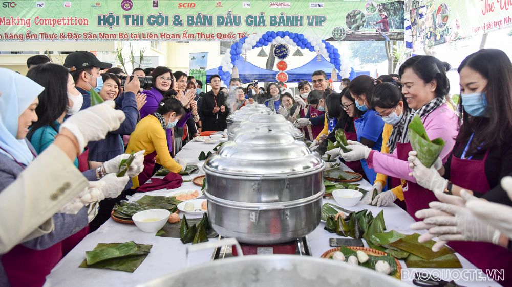 Liên hoan Ẩm thực Quốc tế 2020 quy tụ nhiều món ngon từ khắp các nước và tỉnh thành Việt Nam Liên hoan Ẩm thực Quốc tế 2020 quy tụ nhiều món ngon từ khắp các nước và tỉnh thành Việt Nam