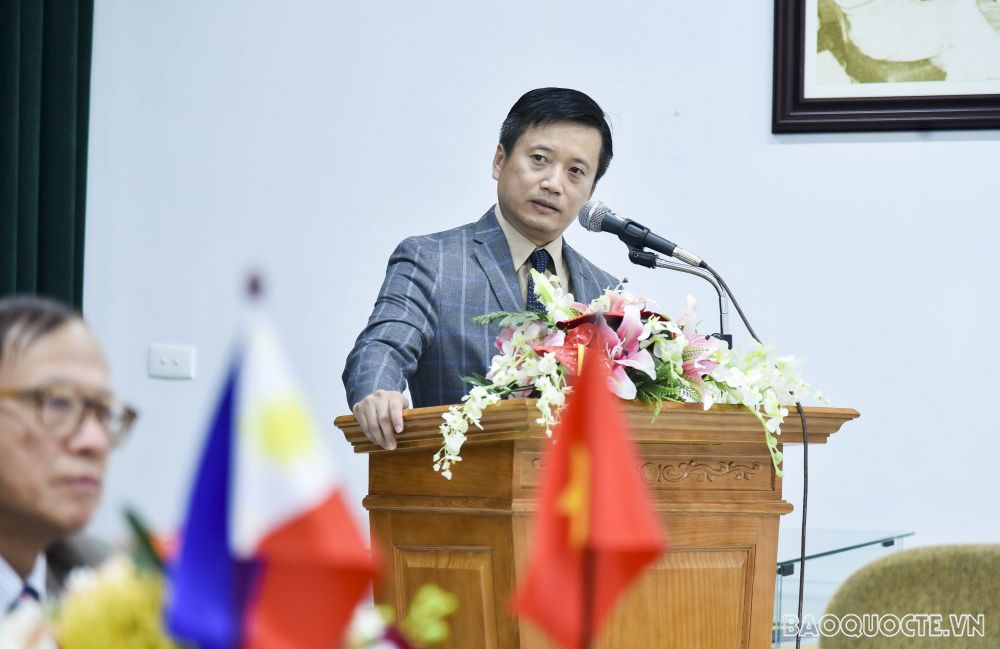 TS. Nguyễn Hùng Sơn, Phó Giám đốc Học viện Ngoại giao phát biểu khai mạc.