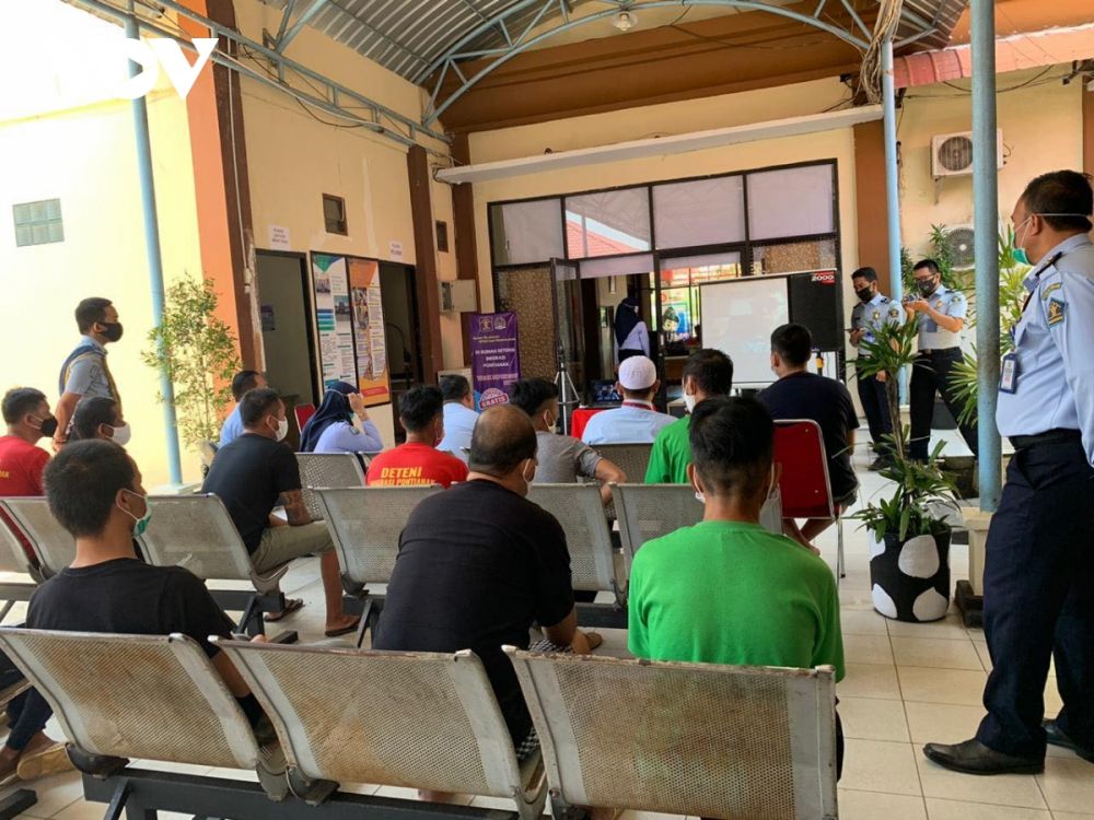 Thăm hỏi trực tuyến ngư dân Việt Nam bị tạm giữ tại Indonesia.