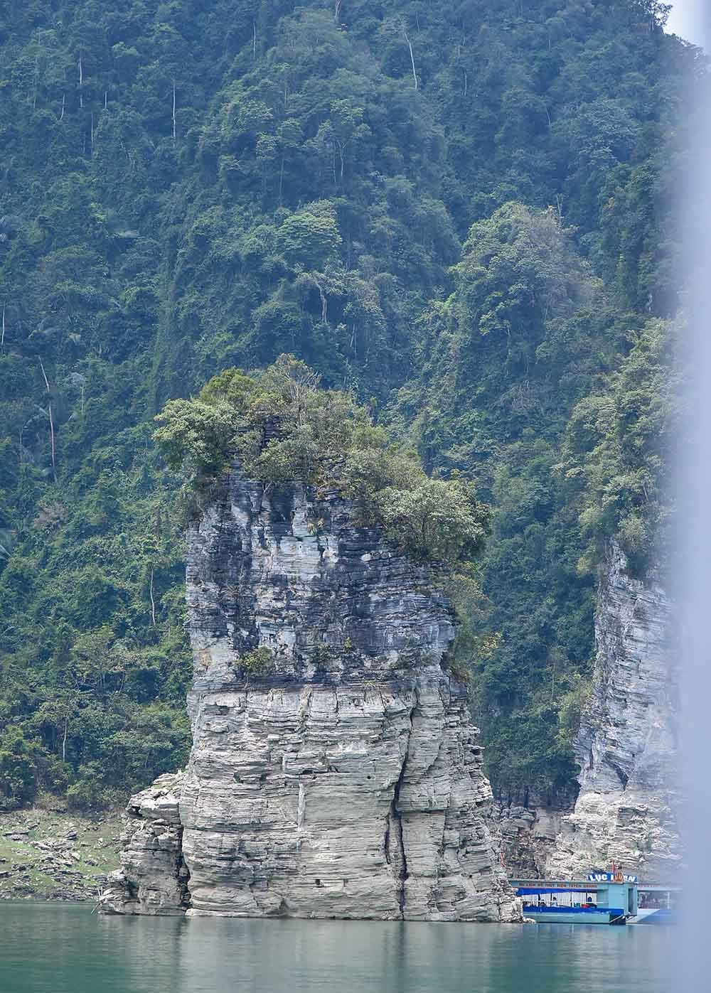 Về miền cao nguyên đá Đông Văn