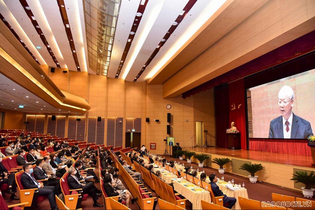 tong bi thu nguyen phu trong khi the moi xung luc moi trong hoat dong doi ngoai