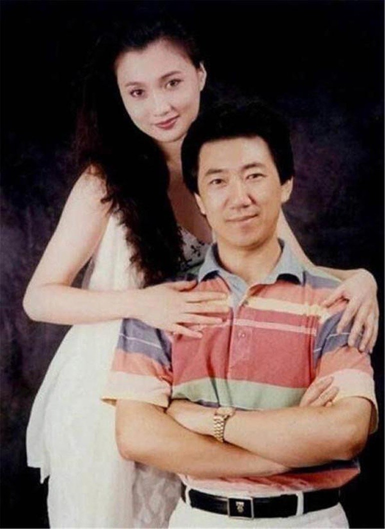 Lâm Phương Bình và chồng, nghệ sĩ Lý Lăng, kết hôn vào năm 1987.