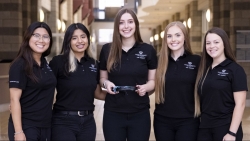 5人の美しい女子学生がNASAコンテストで優勝しました