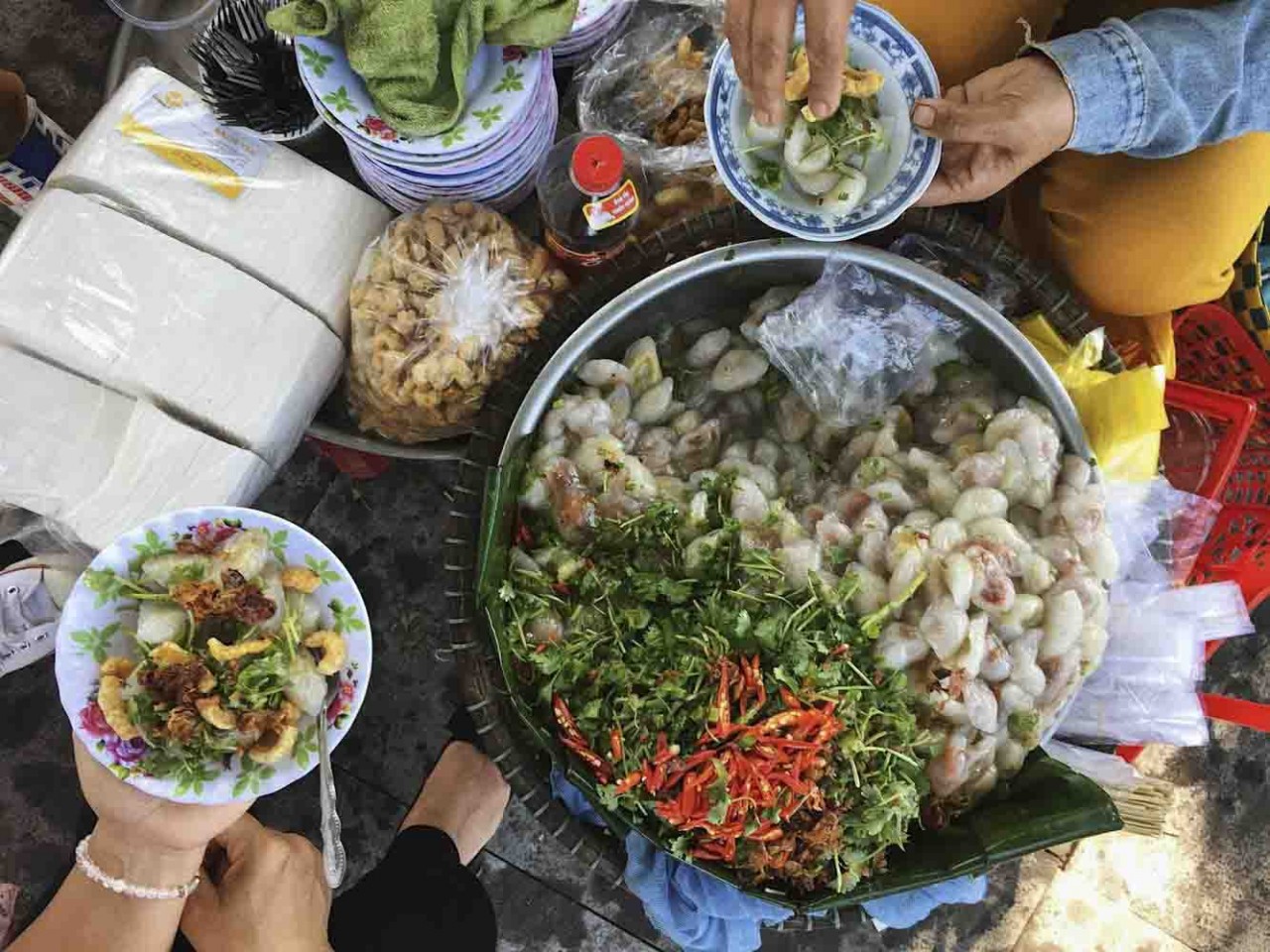 Nghỉ Tết Dương lịch 2022, ghé Huế chụp ảnh đẹp mê ly, ăn món ngon giá rẻ 'giật mình'