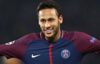 neymar bat khoc ngay tren san khi dinh phai chan thuong nang