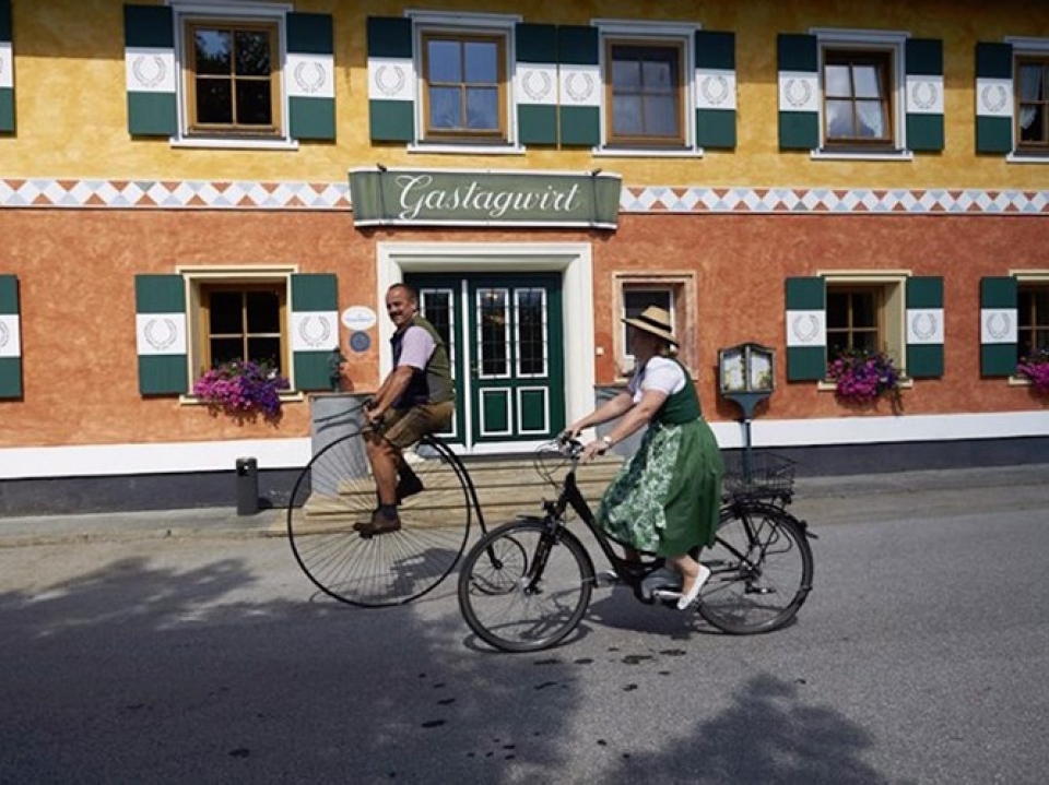 diem danh nhung khach san lau doi nhat tren the gioi