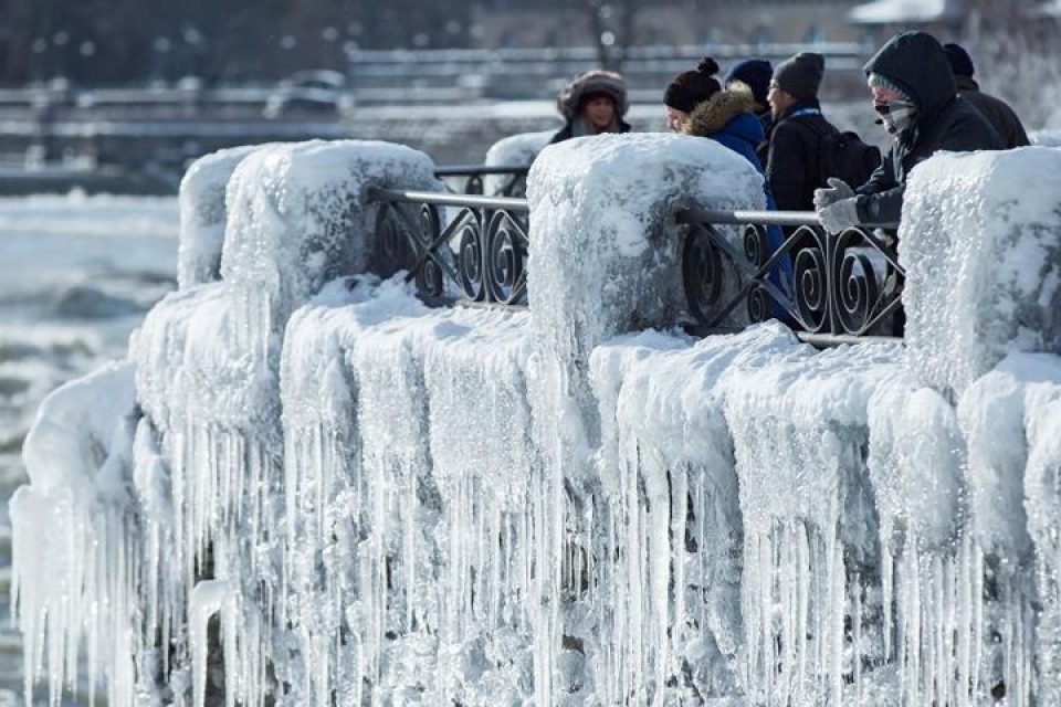 Mùa Đông kỳ vỹ ở Thác Niagara mua dong ky vy o thac niagara