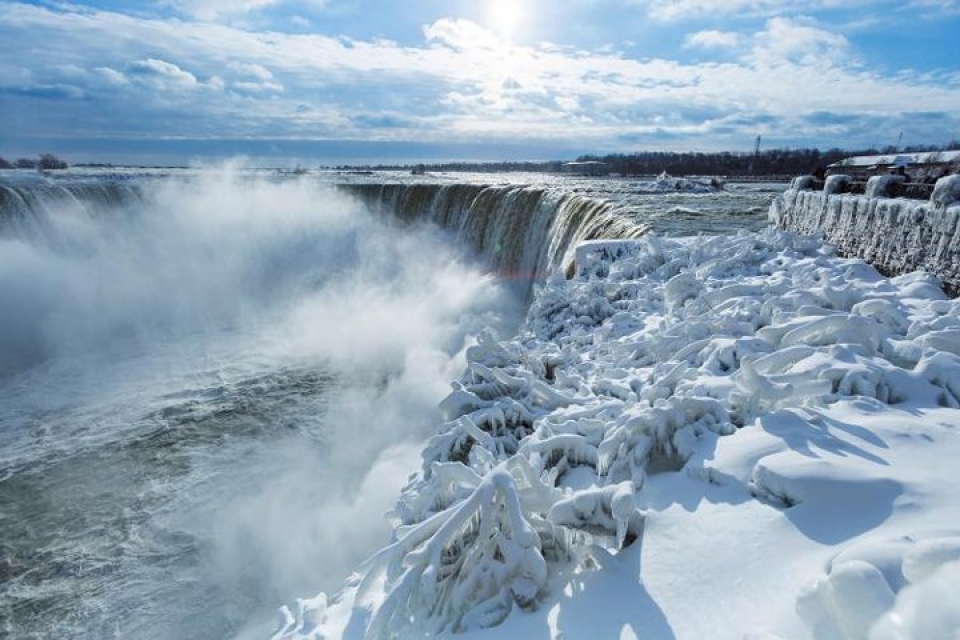 Mua đong Kỳ Vỹ ở Thac Niagara