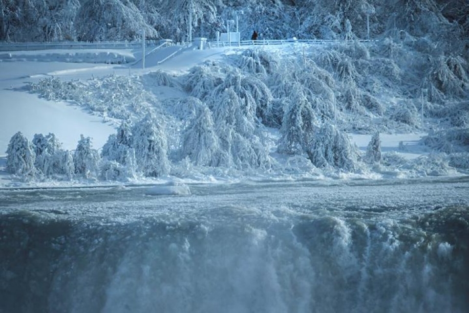 Mùa Đông kỳ vỹ ở Thác Niagara mua dong ky vy o thac niagara