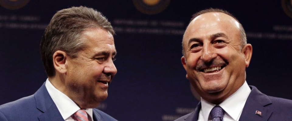 ngoai truong duc tho nhi ky hoi dam xoa diu cang thang