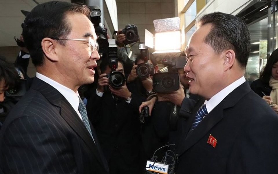 hai mien trieu tien ngoi vao ban dam phan truc tiep lan dau tien