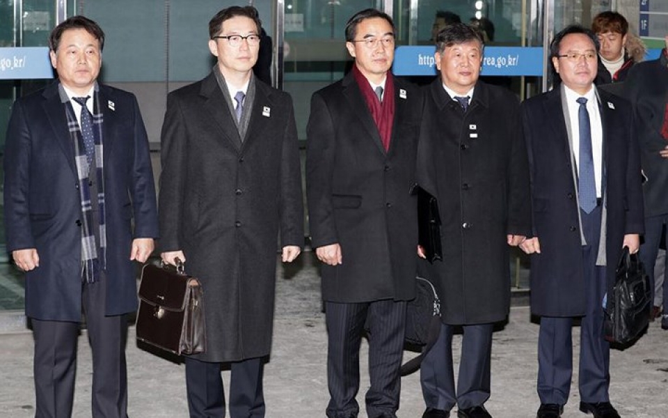 hai mien trieu tien ngoi vao ban dam phan truc tiep lan dau tien