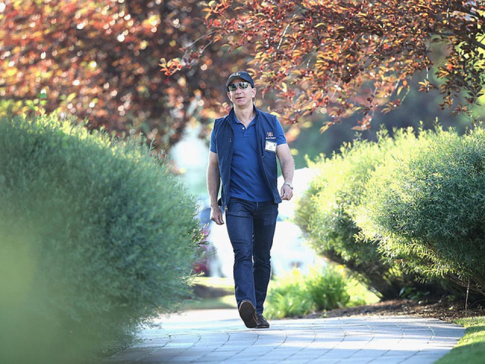 thoi quen rua bat cua ty phu giau nhat moi thoi dai