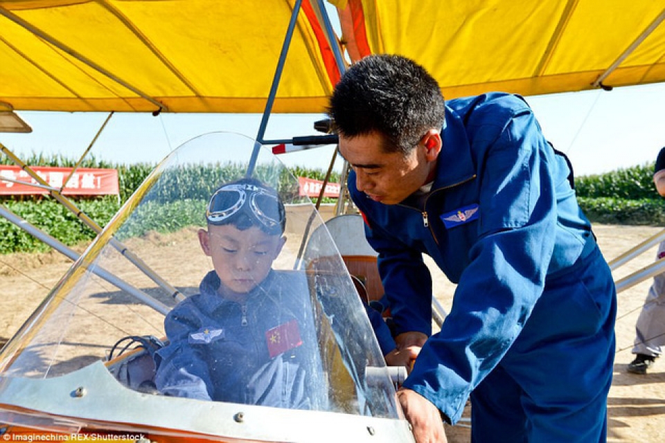 tre coi tran kho luyen trong bao tuyet o trung quoc