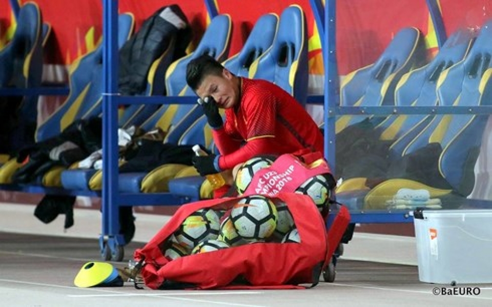 quang hai danh ban thang vang tri an nguoi cha nuoi qua co