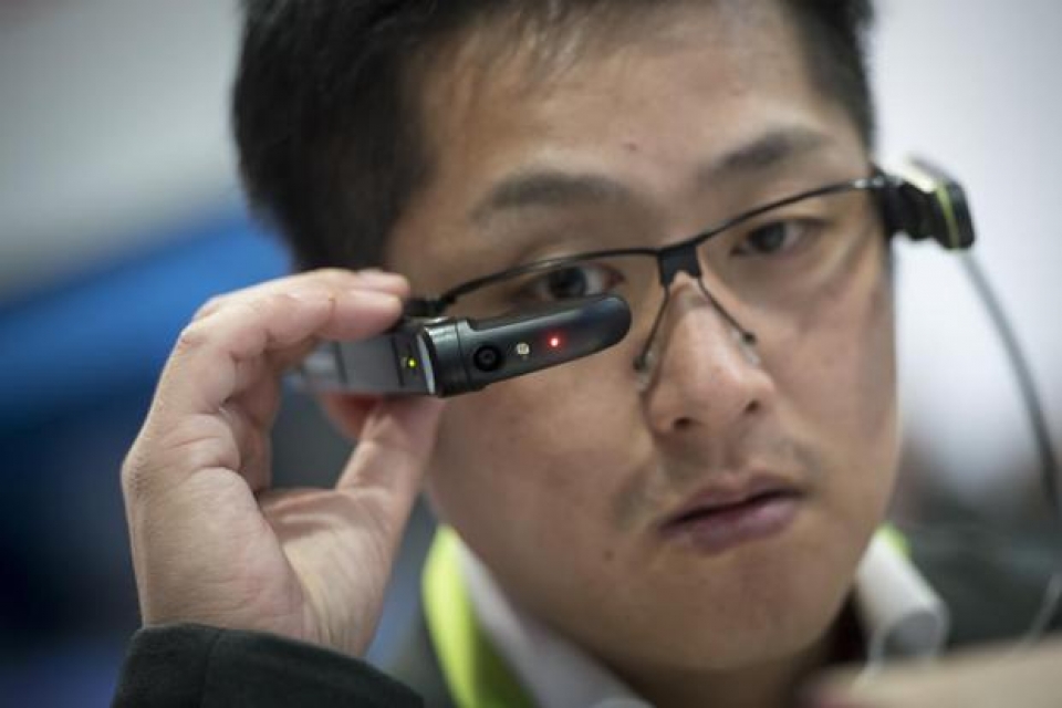 apple google facebook dua nhau phat trien kinh tuong tac thuc te ao