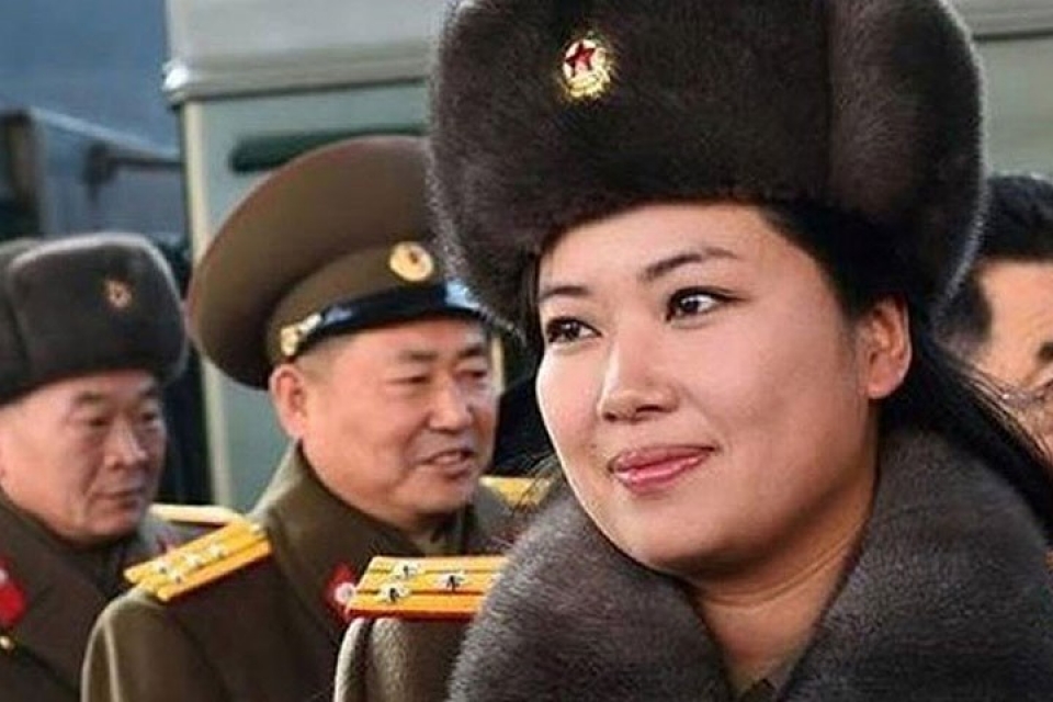 nu ca si trieu tien xinh dep va quyen luc co mat o ban mon diem