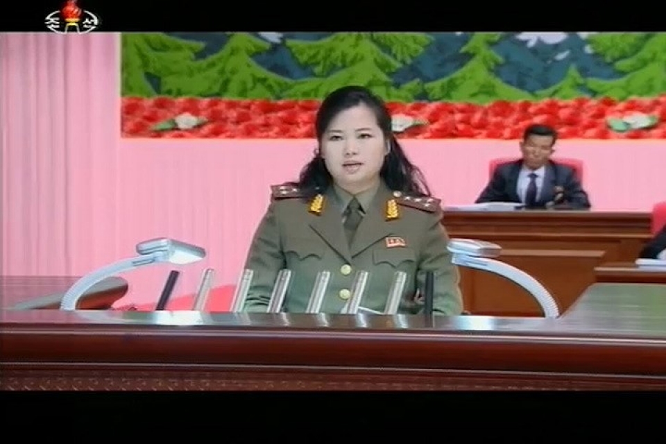 nu ca si trieu tien xinh dep va quyen luc co mat o ban mon diem