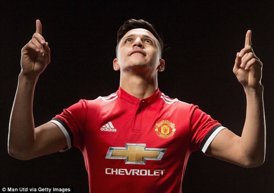 mu chinh thuc chieu mo thanh cong alexis sanchez