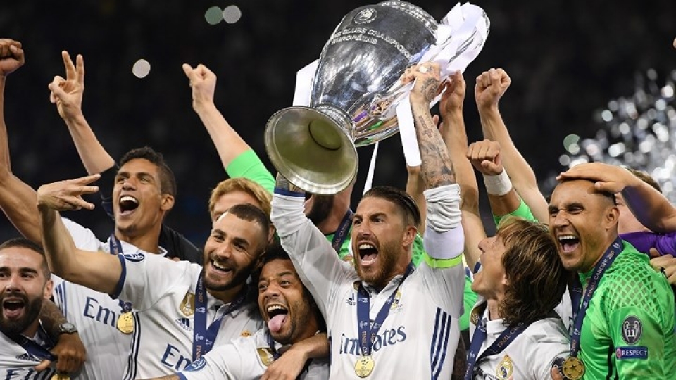 BXH 10 đội bóng kiếm tiền giỏi nhất thế giới: MU đánh bại Real bxh 10 doi bong kiem tien gioi nhat the gioi mu danh bai real