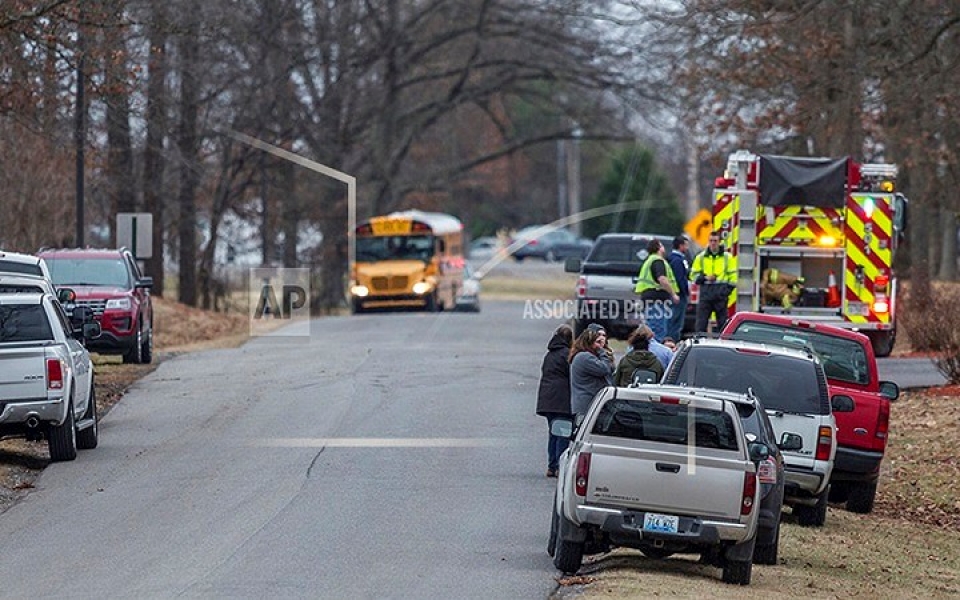 my thieu nien 15 tuoi ban ban hoc 2 nguoi thiet mang