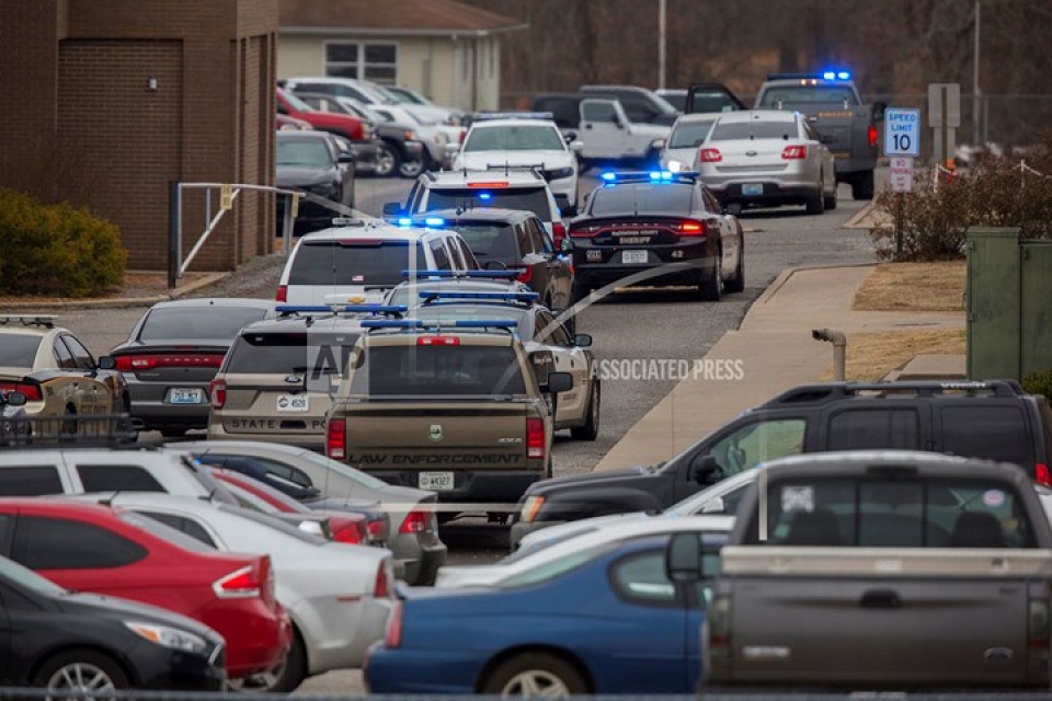 my thieu nien 15 tuoi ban ban hoc 2 nguoi thiet mang