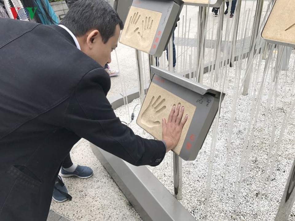 gap lai nhung ngoi sao dien anh hong kong tren dai lo ngoi sao