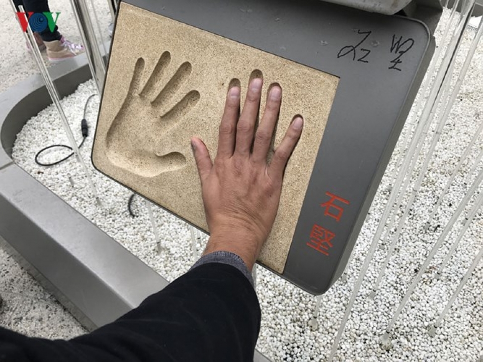 gap lai nhung ngoi sao dien anh hong kong tren dai lo ngoi sao