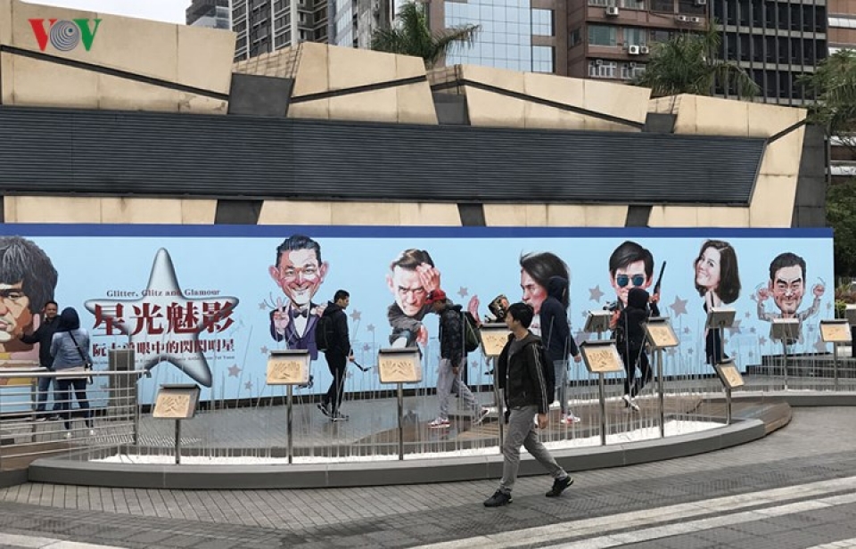 gap lai nhung ngoi sao dien anh hong kong tren dai lo ngoi sao