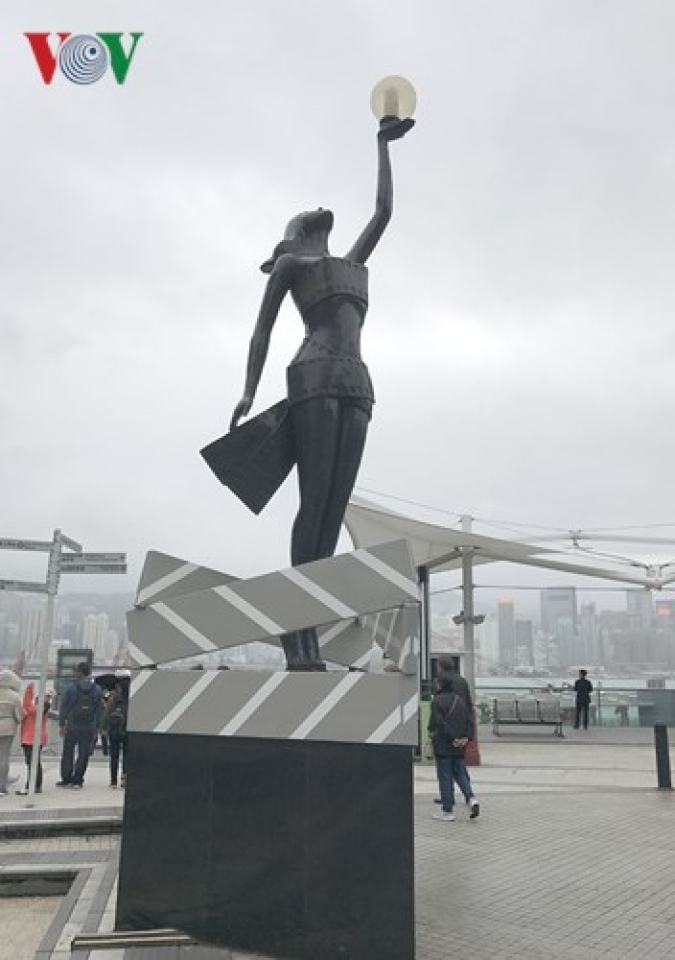 gap lai nhung ngoi sao dien anh hong kong tren dai lo ngoi sao