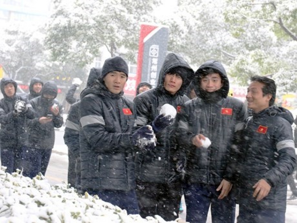 u23 viet nam khong chun buoc truoc gia ret o thuong chau