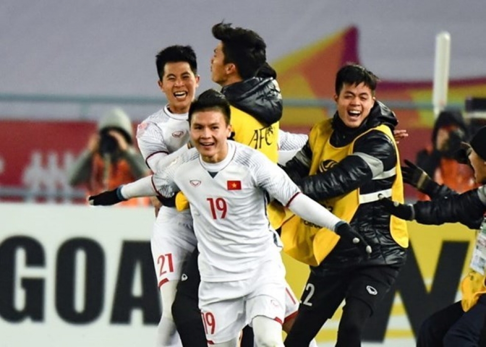 nguyen quang hai va pham duc huy duoc fox sports vinh danh