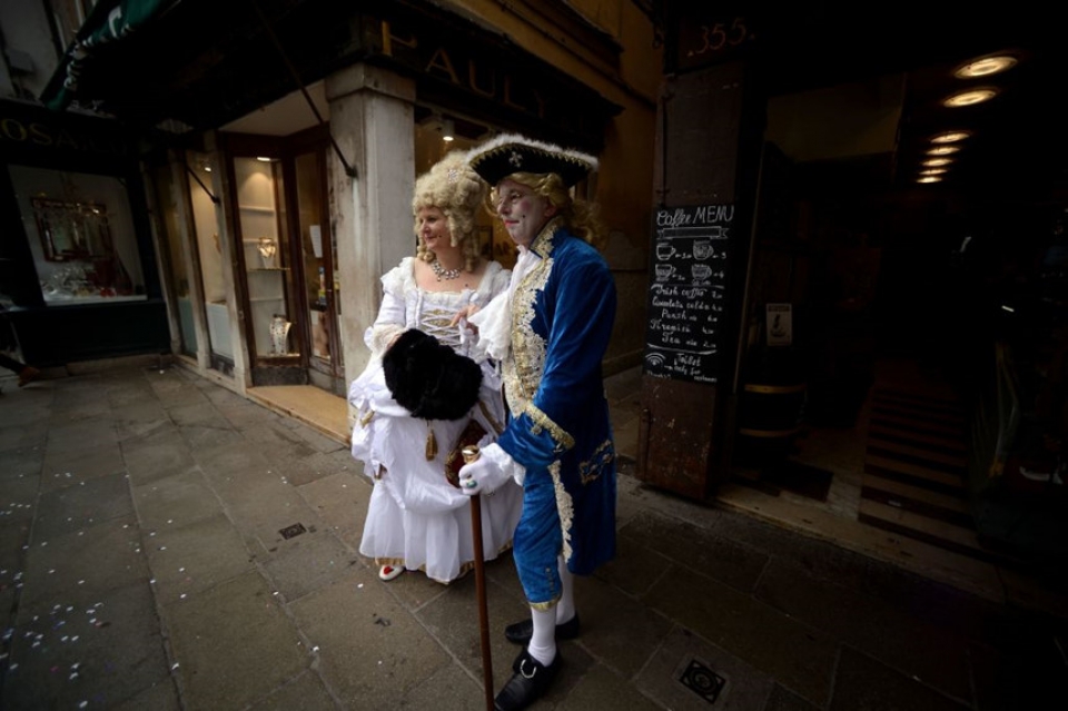 che than giau phan tai le hoi venice carnival phu phiem tru danh