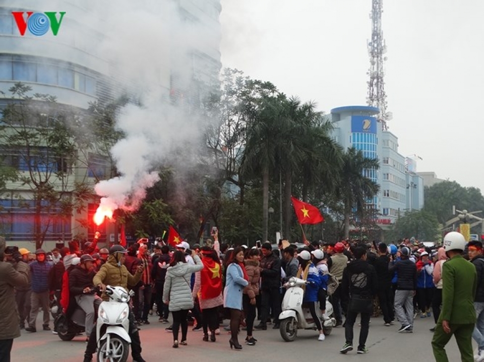 ve thanh hoa bui tien dung nhan ngay tien thuong khung