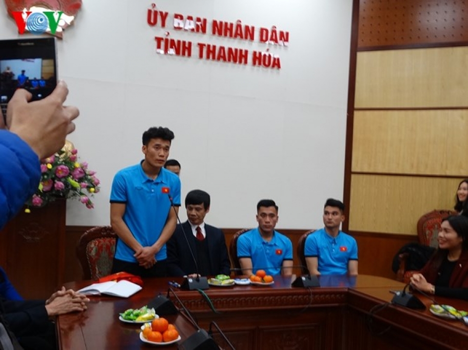 ve thanh hoa bui tien dung nhan ngay tien thuong khung