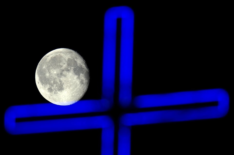 quan sat nguyet thuc toan phan sieu trang va trang xanh