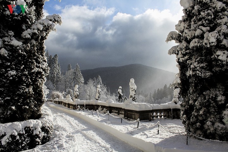 mua dong romania ve dep huyen bi mien co tich