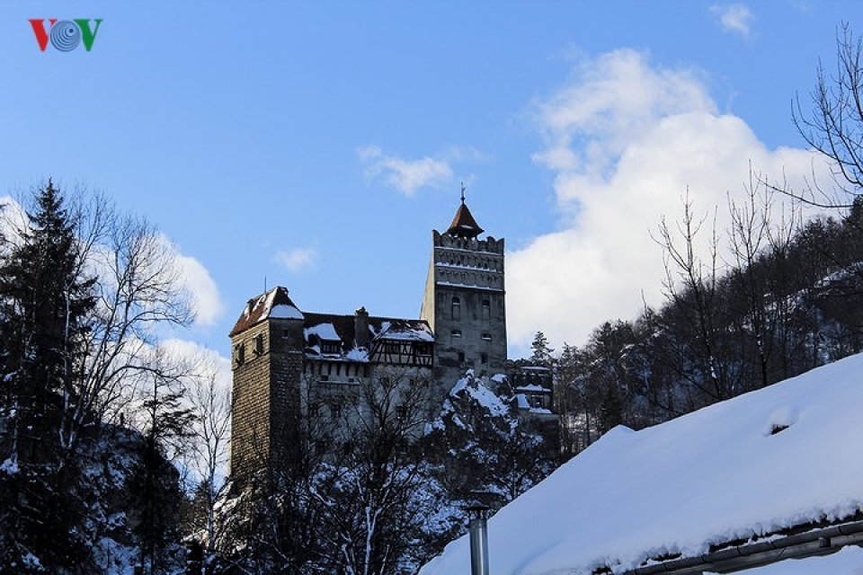 mua dong romania ve dep huyen bi mien co tich