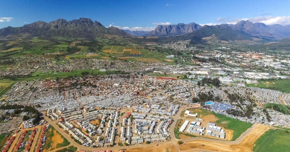 bat binh dang giau ngheo xuat hien o bat cu noi dau