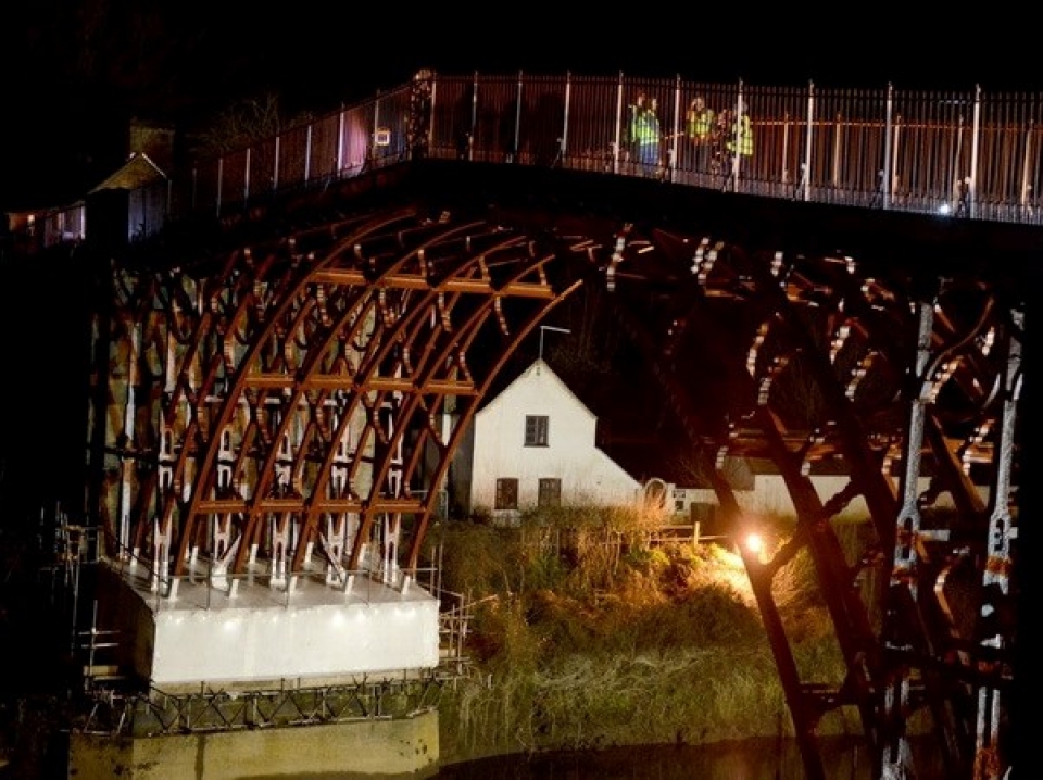 anh chi 46 trieu usd tu bo cay cau sat dau tien tren the gioi